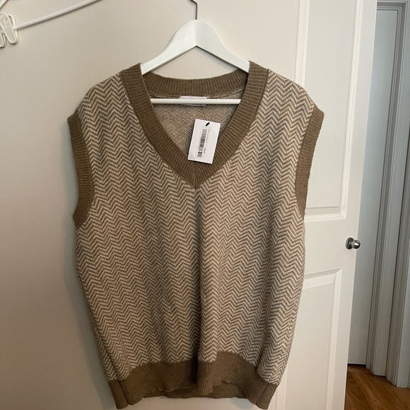 Oak & Fort Knit Vest - Picture 2 of 3